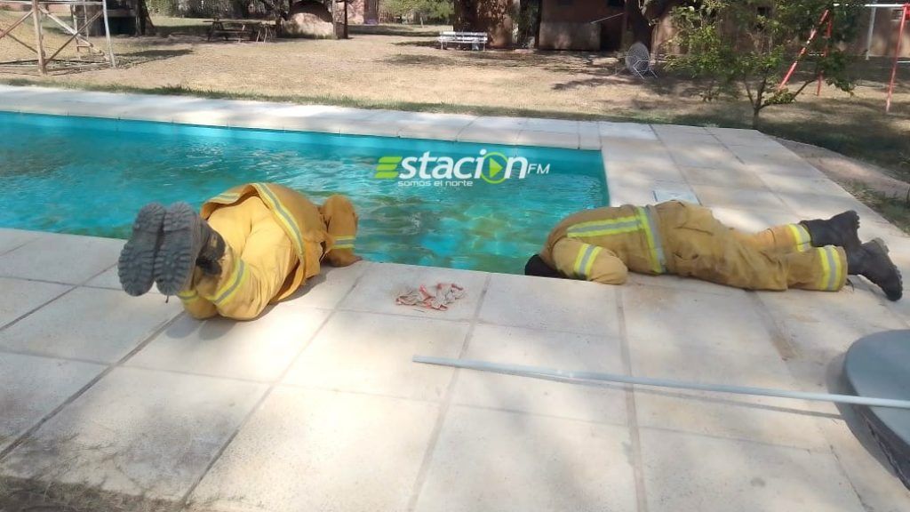 DURA POSTAL DEL TRABAJO DE BOMBEROS EN EL INCENDIO EN LOS TÁRTAGOS