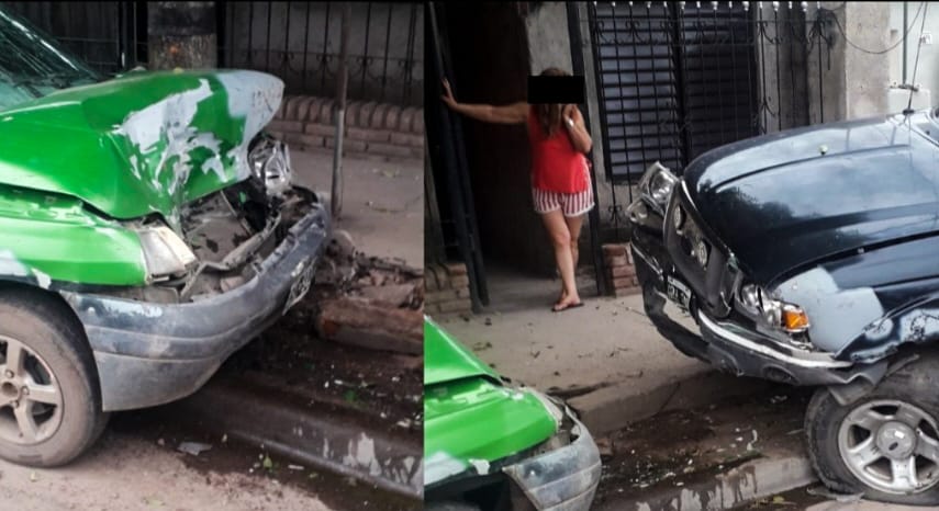 UN AUTO CHOCÓ UNA CAMIONETA ESTACIONADA EN BARRIO GÜEMES DE JESUS MARIA