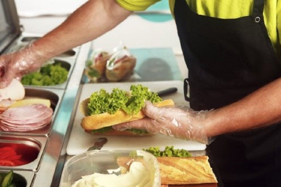 PRIMERA CAPACITACIÓN DEL AÑO EN MANIPULACIÓN DE ALIMENTOS EN COLONIA CAROYA