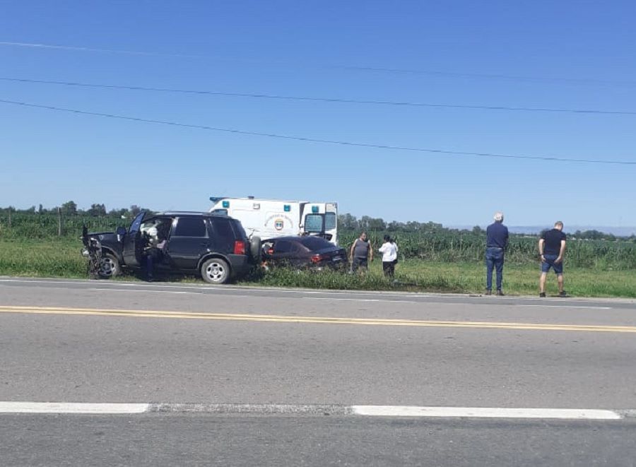 ACCIDENTE ENTRE DOS AUTOS EN LA ENTRADA DE SARMIENTO