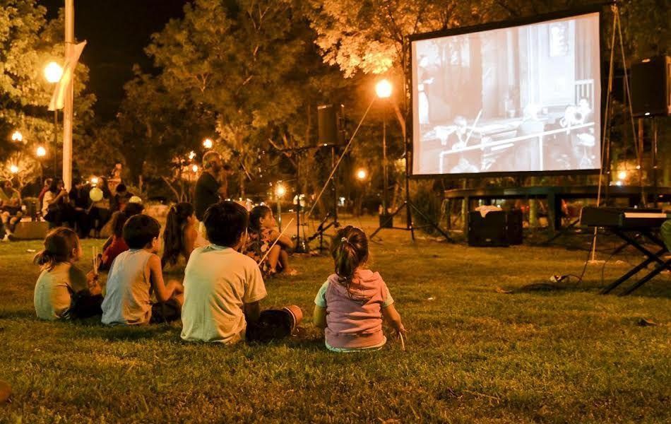 TARDE DE CINE PARA NIÑOS EN VILLA DEL TOTORAL HOY