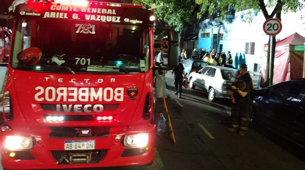 TRAGEDIA EN FLORESTA: SE DERRUMBÓ UNA CASA Y MURIERON DOS PERSONAS