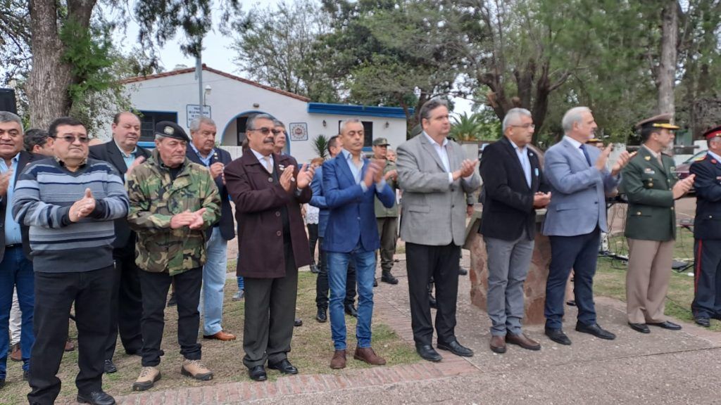 SINSACATE RINDIÓ HOMENAJE A LOS CAIDOS DE MALVINAS