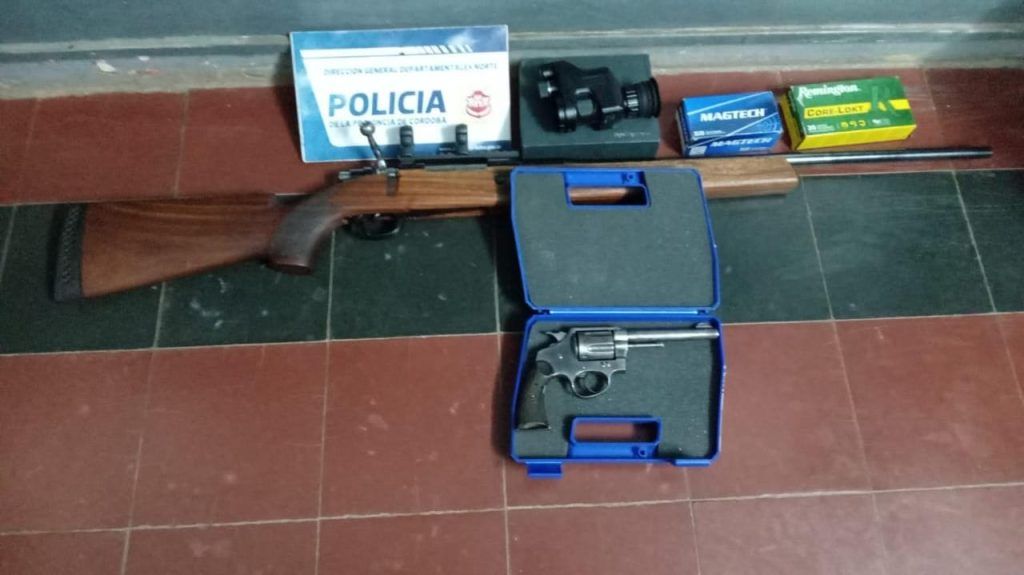 GENDARMERÍA SECUESTRÓ ARMAS EN UN CONTROL EN SINSACATE