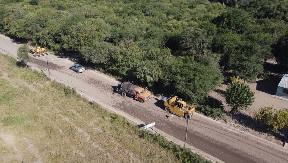AVANZAN LAS OBRAS VIALES EN EL DEPARTAMENTO CRUZ DEL EJE