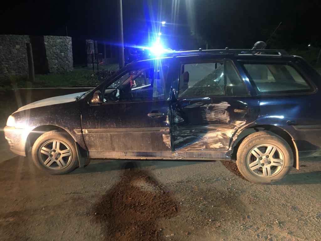 UNA CAMIONETA Y UN AUTO CHOCARON EN COLONIA CAROYA