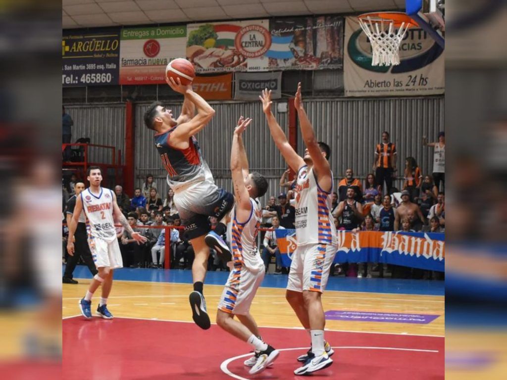 BÁSQUET: TRIUNFAZO DE BOCHAS ANTE REGATAS