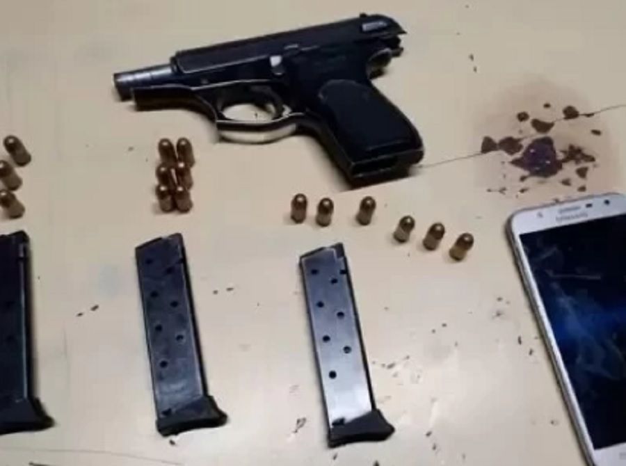 MANDARON A SU HIJO AL JARDÍN CON UNA PISTOLA Y 18 BALAS EN SU MOCHILA