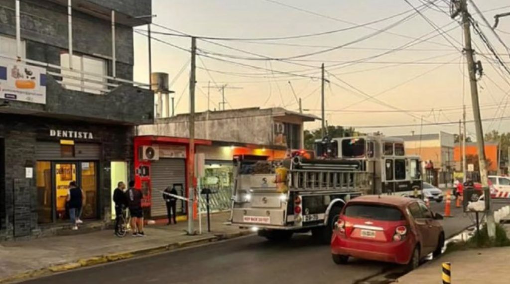 UNA ADOLESCENTE MURIÓ LUEGO DE QUE SE LE CAYERA UN POSTE DE LUZ ENCIMA