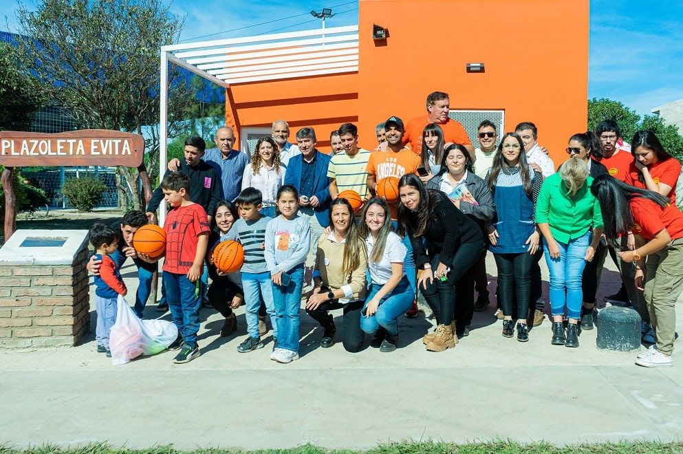 SAN JOSE DE LA DORMIDA INAUGURÓ SU POLIDEPORTIVO SOCIAL