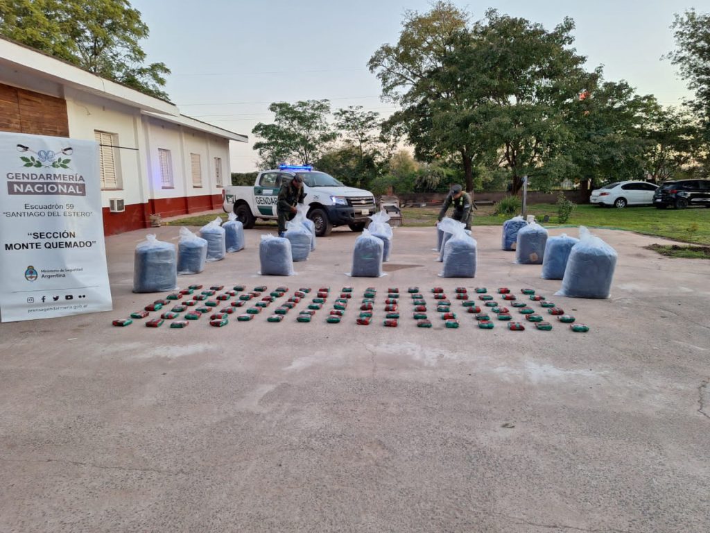 CHOCĂ, FUERON A ASISTIRLO Y DESCUBRIERON QUE CONTRABANDEABA COCA