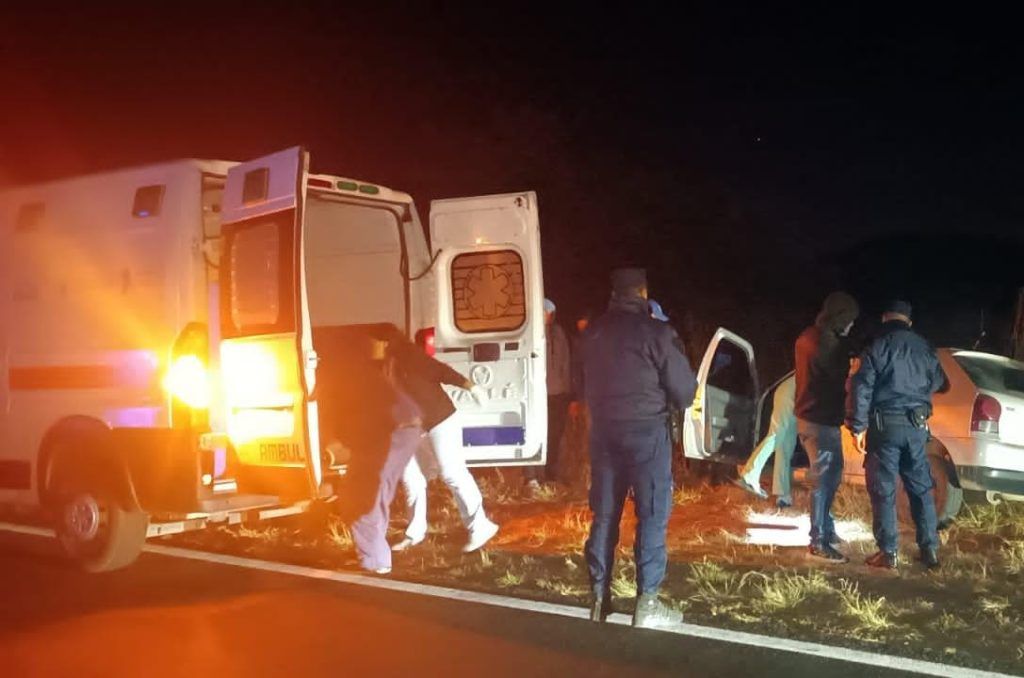 CONDUCTOR SE DESCOMPENSÓ EN SU AUTO MIENTRAS CIRCULABA POR LA RUTA