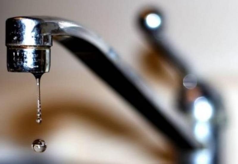 CORTE DE AGUA EN BARRIO SIERRAS Y PARQUES EN JESÚS MARÍA