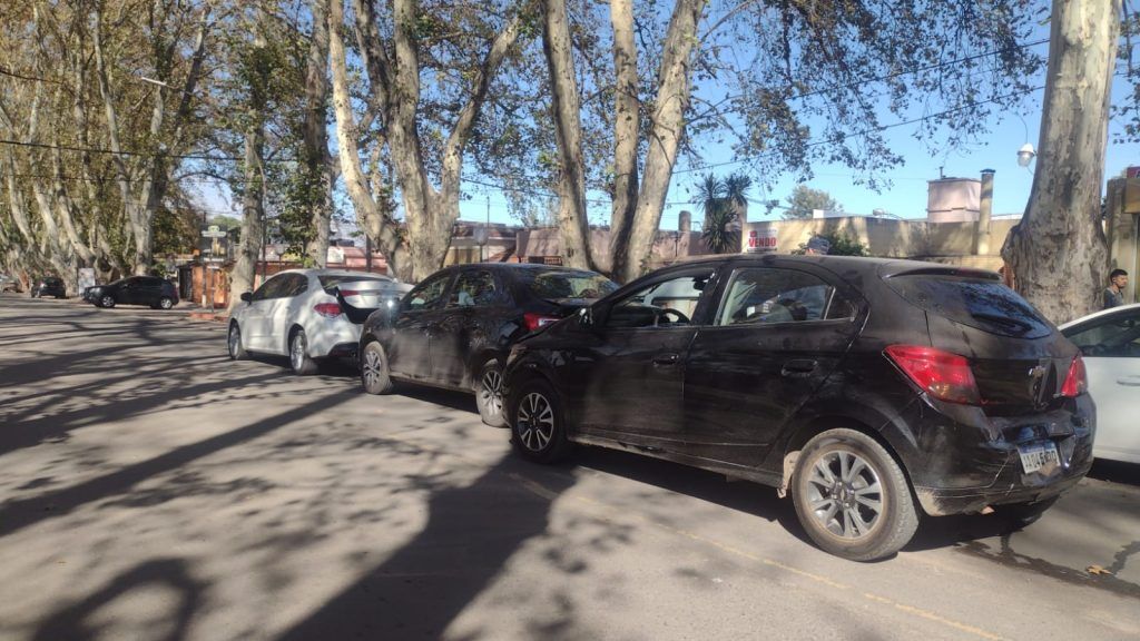 UN AUTOMÓVIL CHOCÓ A UN ADOLESCENTE EN BICICLETA EN COLONIA CAROYA