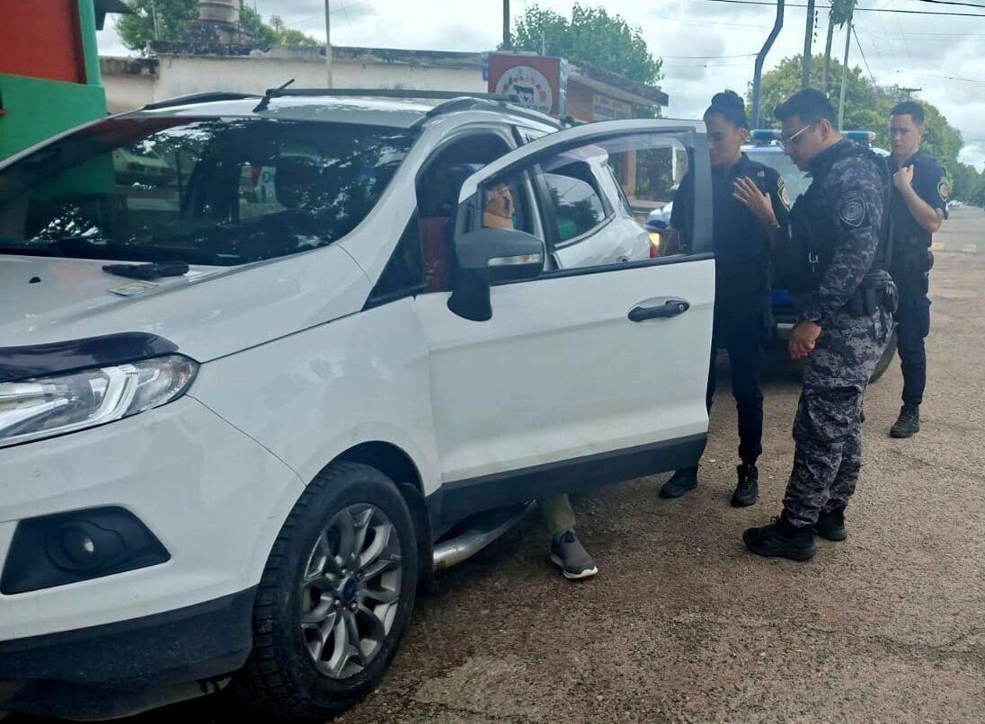 DESMIENTEN QUE UN SUJETO LE ESTABA TOMANDO FOTOS A NIÑOS FRENTE A UNA ESCUELA DE LA DORMIDA