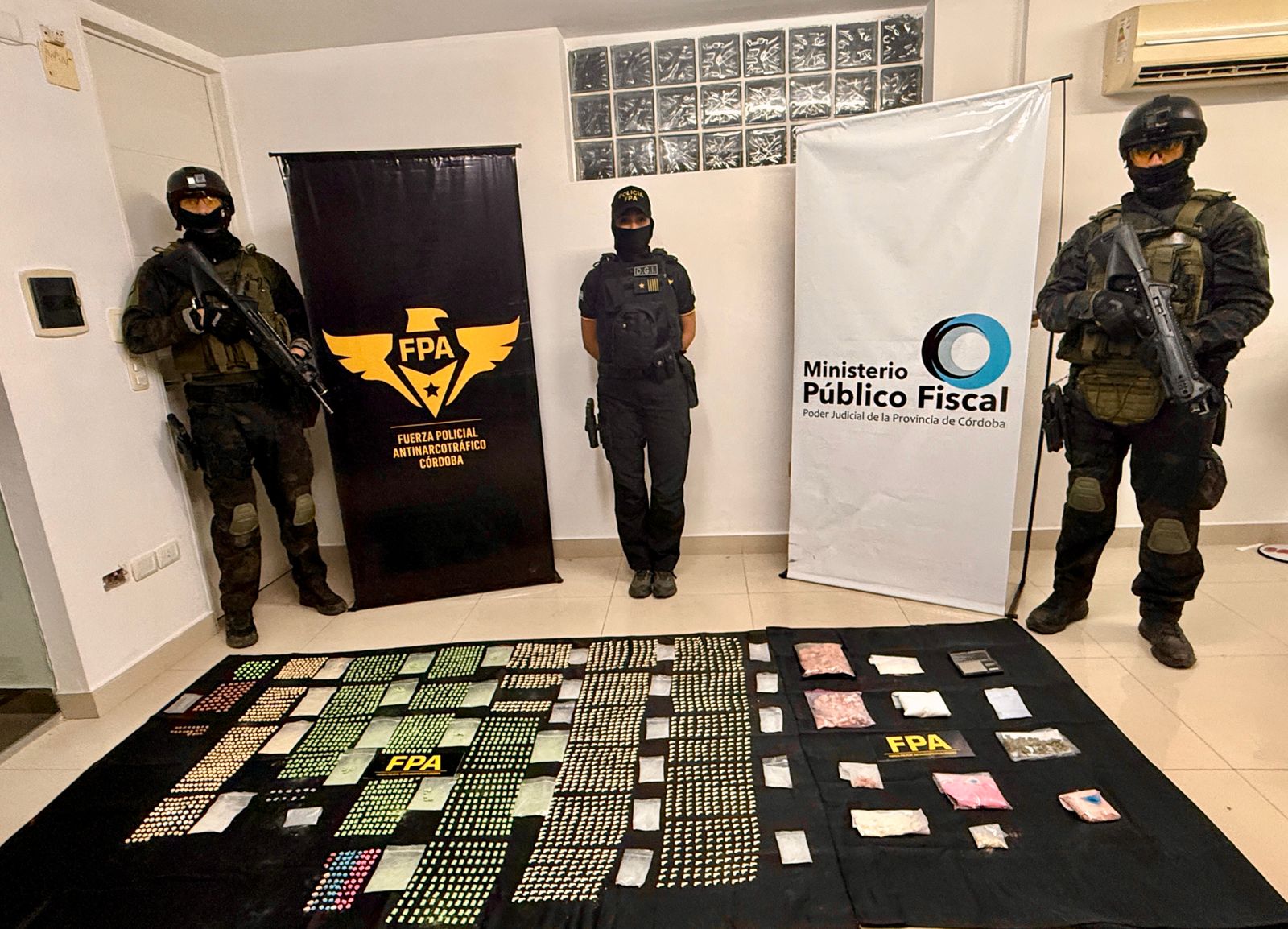 GOLPE AL NARCOMENUDEO EN CÓRDOBA: FPA SECUESTRÓ ÉXTASIS, TUSSI, KETAMINA, MDMA Y COCAÍNA