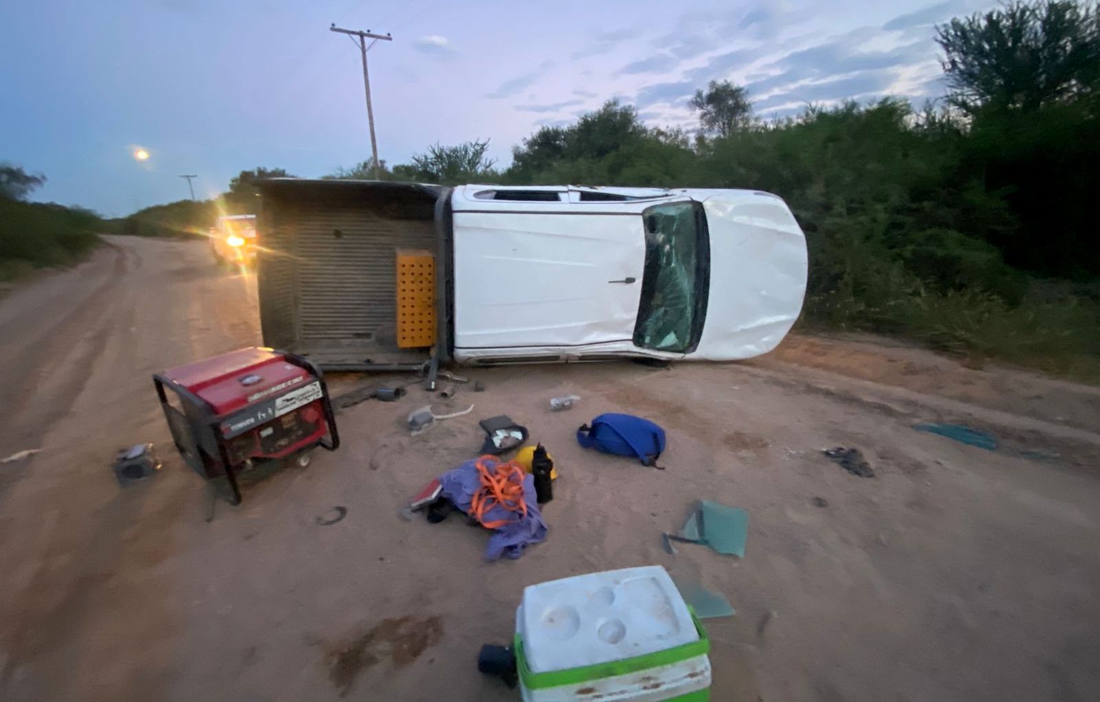 UNA CAMIONETA CON 5 PERSONAS SE DIO VUELTA CAMINO A EL TUSCAL