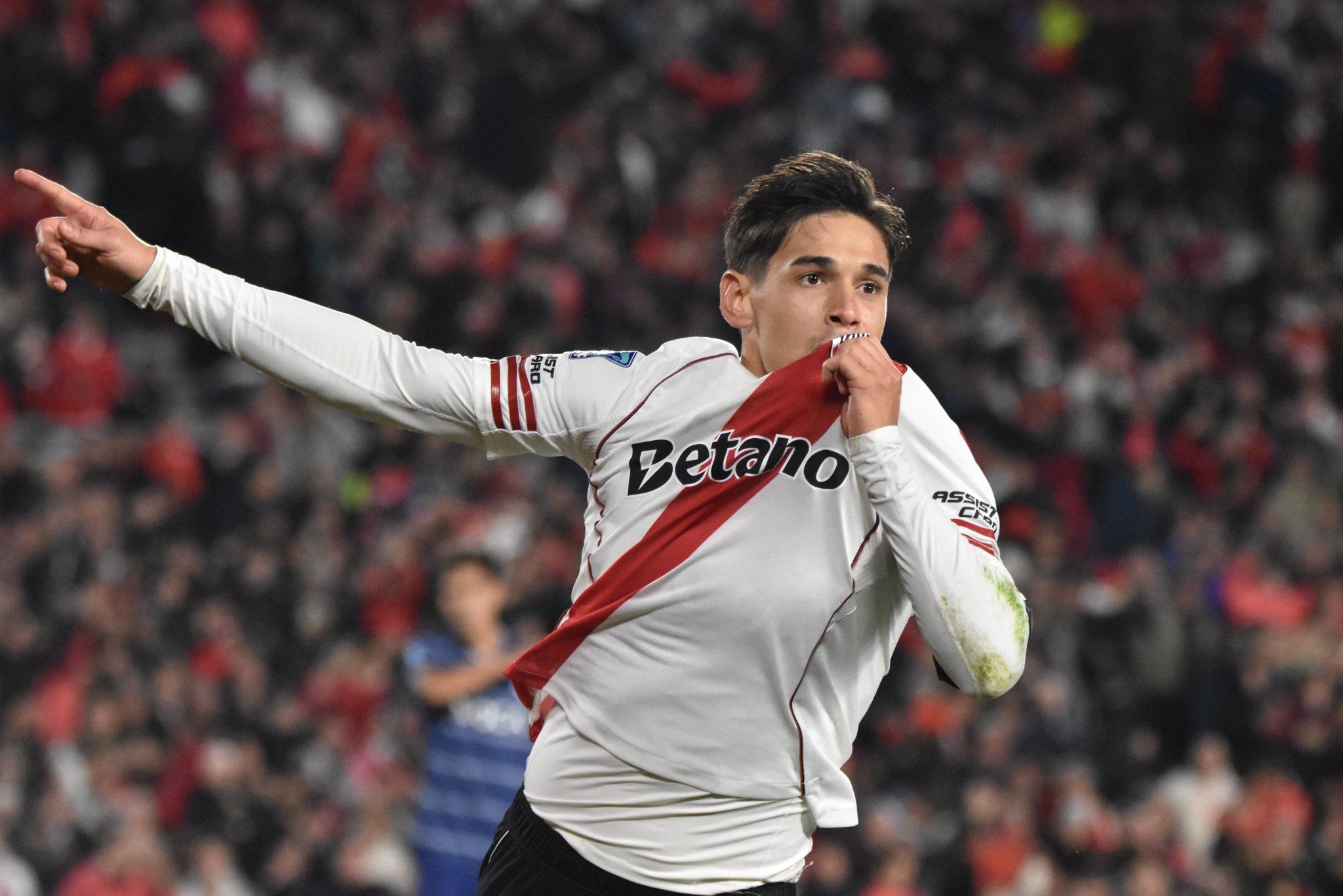 RIVER LE GANÓ A GIMNASIA EN EL MONUMENTAL Y CLASIFICÓ A SEMIFINALES