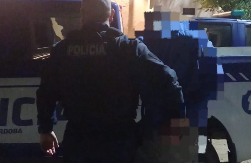 LAS PEÑAS: CONDUCÍA COMPLETAMENTE EBRIO A TODA VELOCIDAD Y QUEDÓ DETENIDO