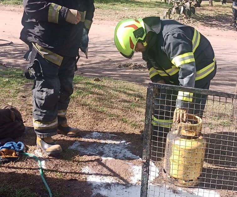 CONTROLARON EL INCENDIO DE UNA GARRAFA EN UNA VIVIENDA DE LA DORMIDA
