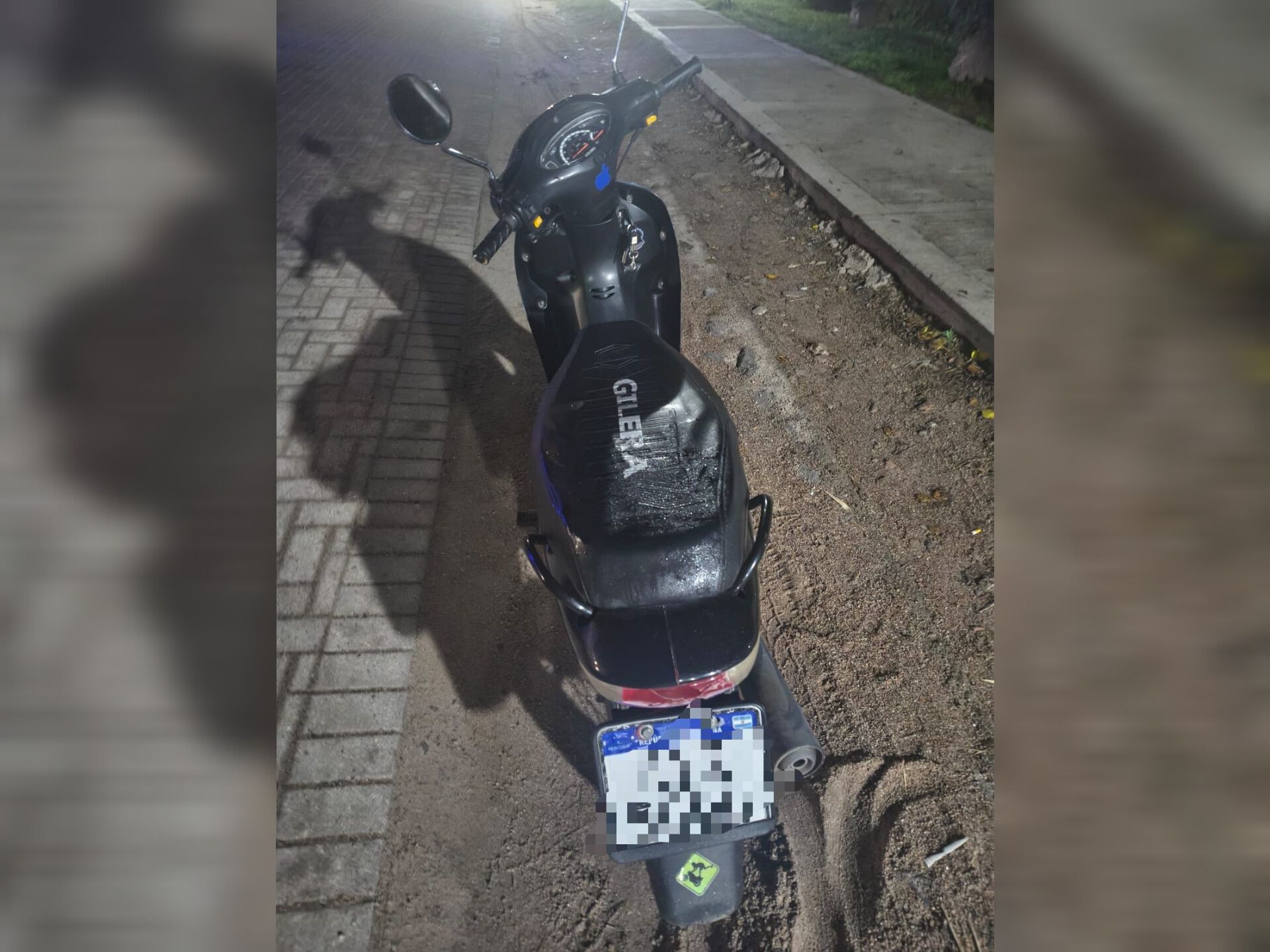 MOTOCICLISTA PERDIÓ EL CONTROL DE SU VEHÍCULO Y CAYÓ EN SINSACATE