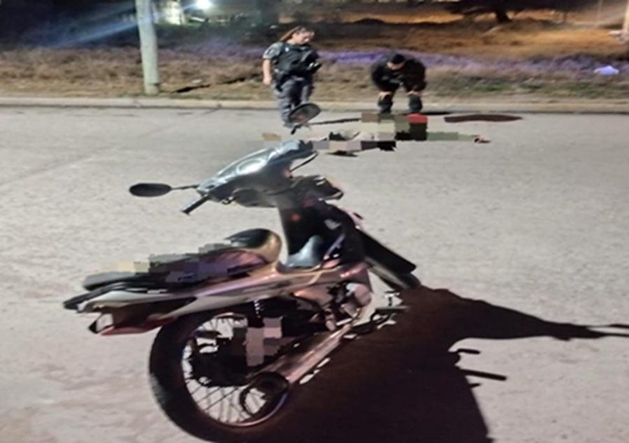 UN MOTOCICLISTA PERDIÓ EL CONTROL Y RESULTÓ HERIDO TRAS CAER AL ASFALTO EN CRUZ DEL EJE