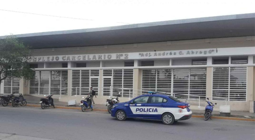 DETIENEN A UN GUARDACÁRCEL EN CRUZ DEL EJE TRAS HALLARLE COCAÍNA Y UN CELULAR EN UN CONTROL INTERNO