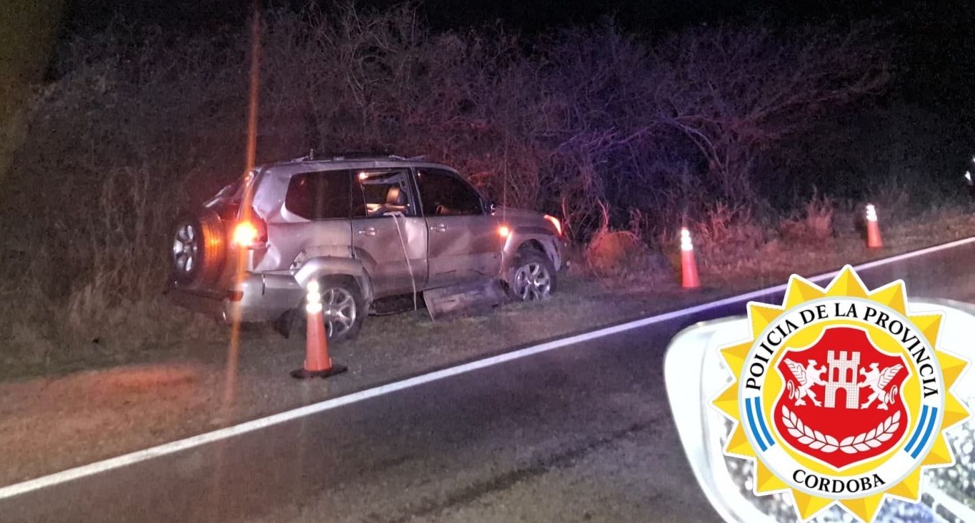 UNA PERSONA SUFRIÓ MÚLTIPLES FRACTURAS TRAS UN VUELCO EN RÍO SECO
