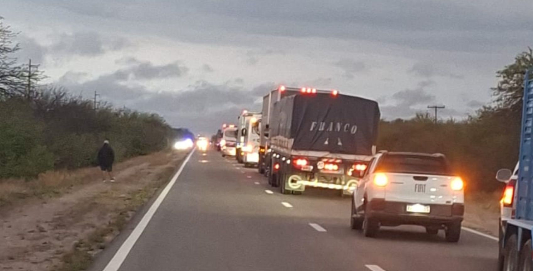 DOS VEHÍCULOS CHOCARON SOBRE LA RN60 EN QUILINO Y DEJARON UN CONDUCTOR LESIONADO